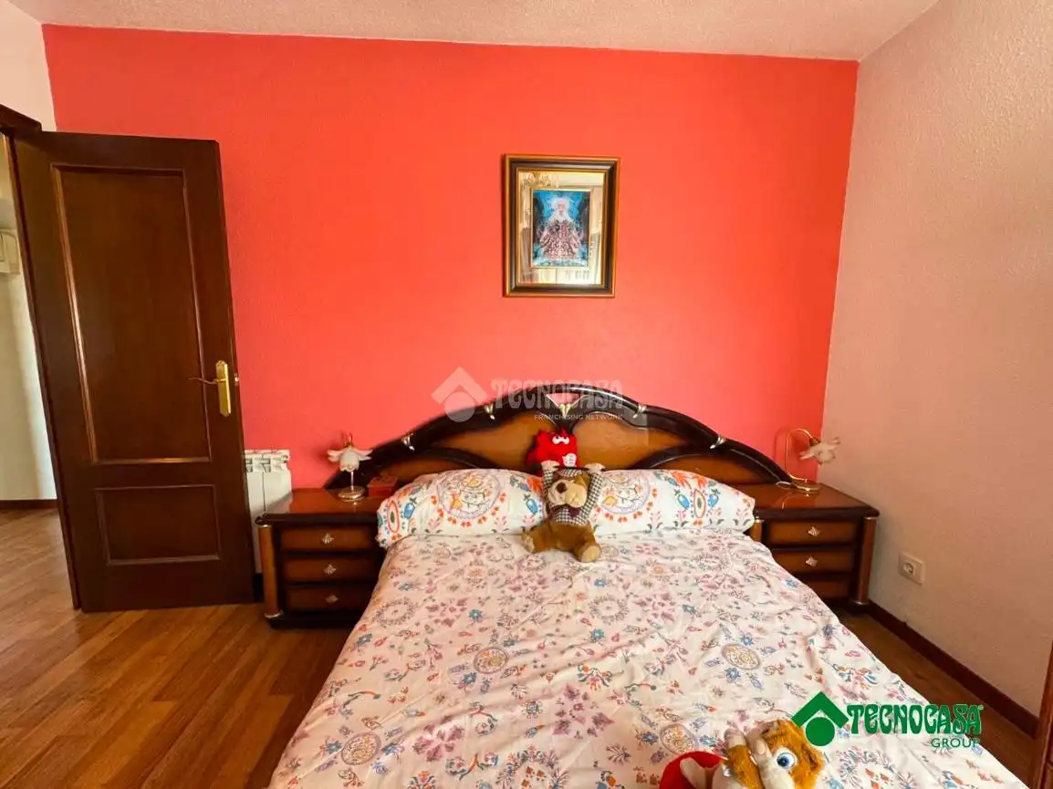 Dormitori de Casa adosada en venda en Gerindote amb Aire condicionat, Calefacció i Jardí privat