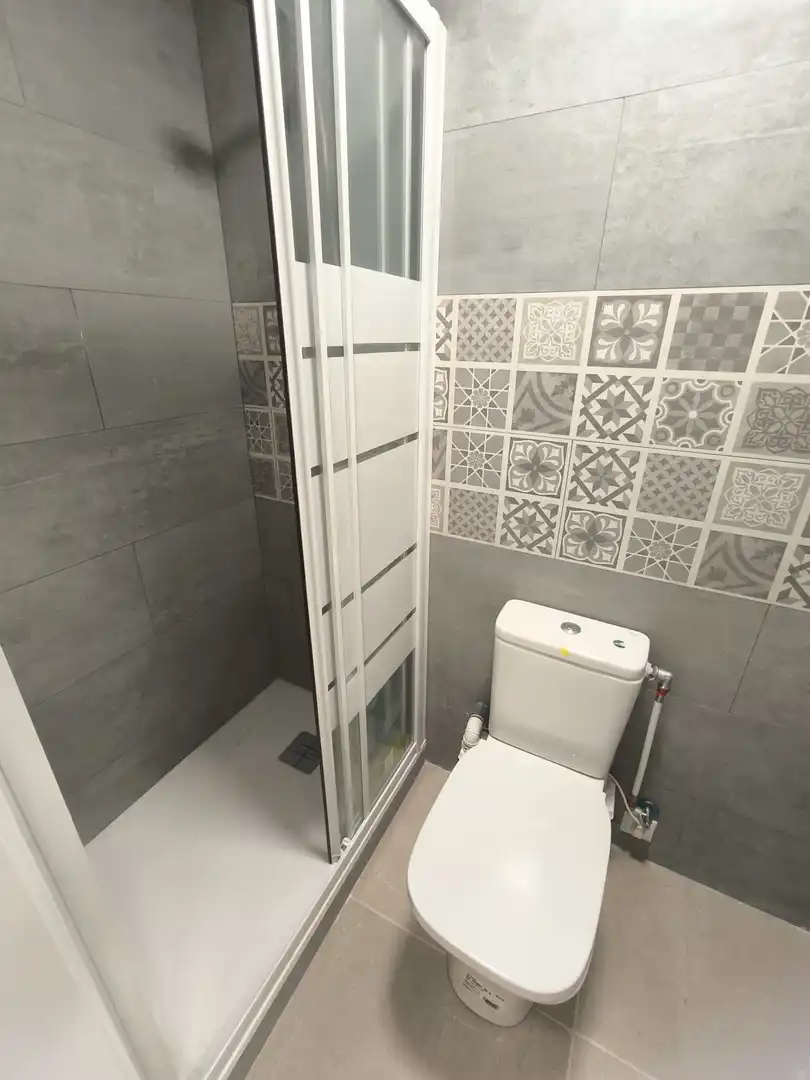 Bathroom of Flat for share in Centre - Zona Alta  