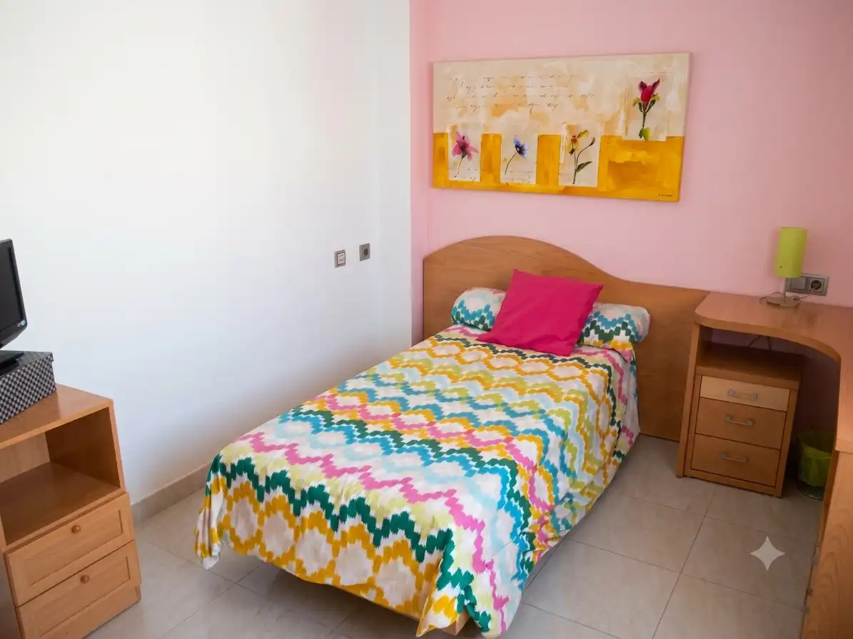 Dormitori de Casa adosada en venda en Sagunto / Sagunt amb Aire condicionat, Calefacció i Jardí privat
