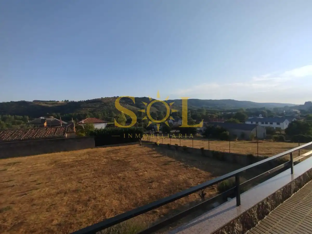 Casa o chalet en venta en Carrocera con Calefacción, Jardín privado y Terraza