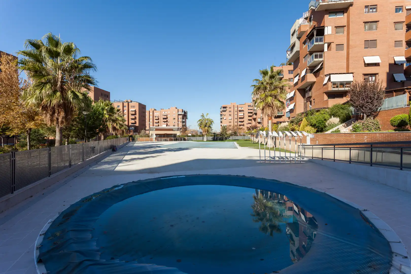 Swimming pool of Flat for rent in Granada  with Air Conditioner, Heating and Parquet flooring