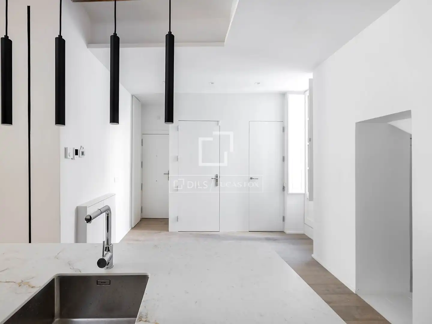 Wohnung zum Verkauf in Barcelona mit Klimaanlage, Heizung und Parkett