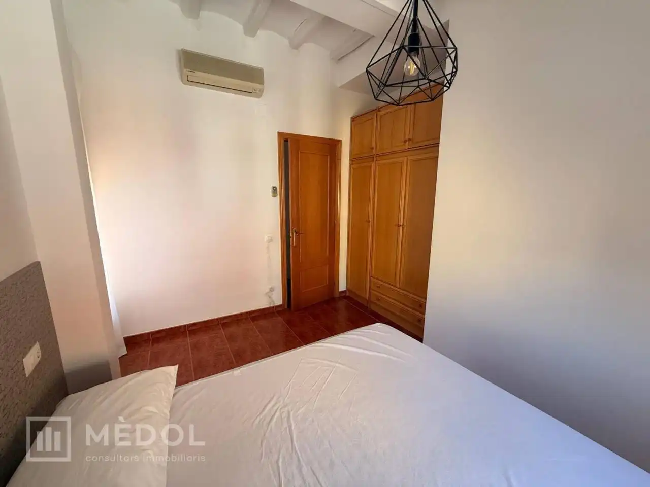 Habitación de Piso de alquiler en Tarragona con Aire acondicionado, Parquet y Amueblado