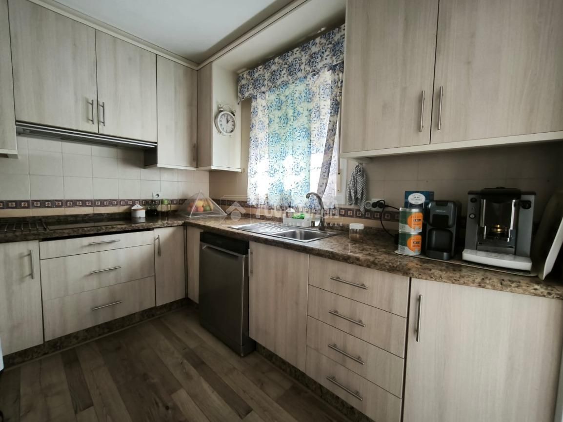 Cuina de Pis en venda en San Juan del Puerto amb Piscina comunitària