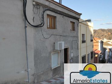 House for sale in Cantoria