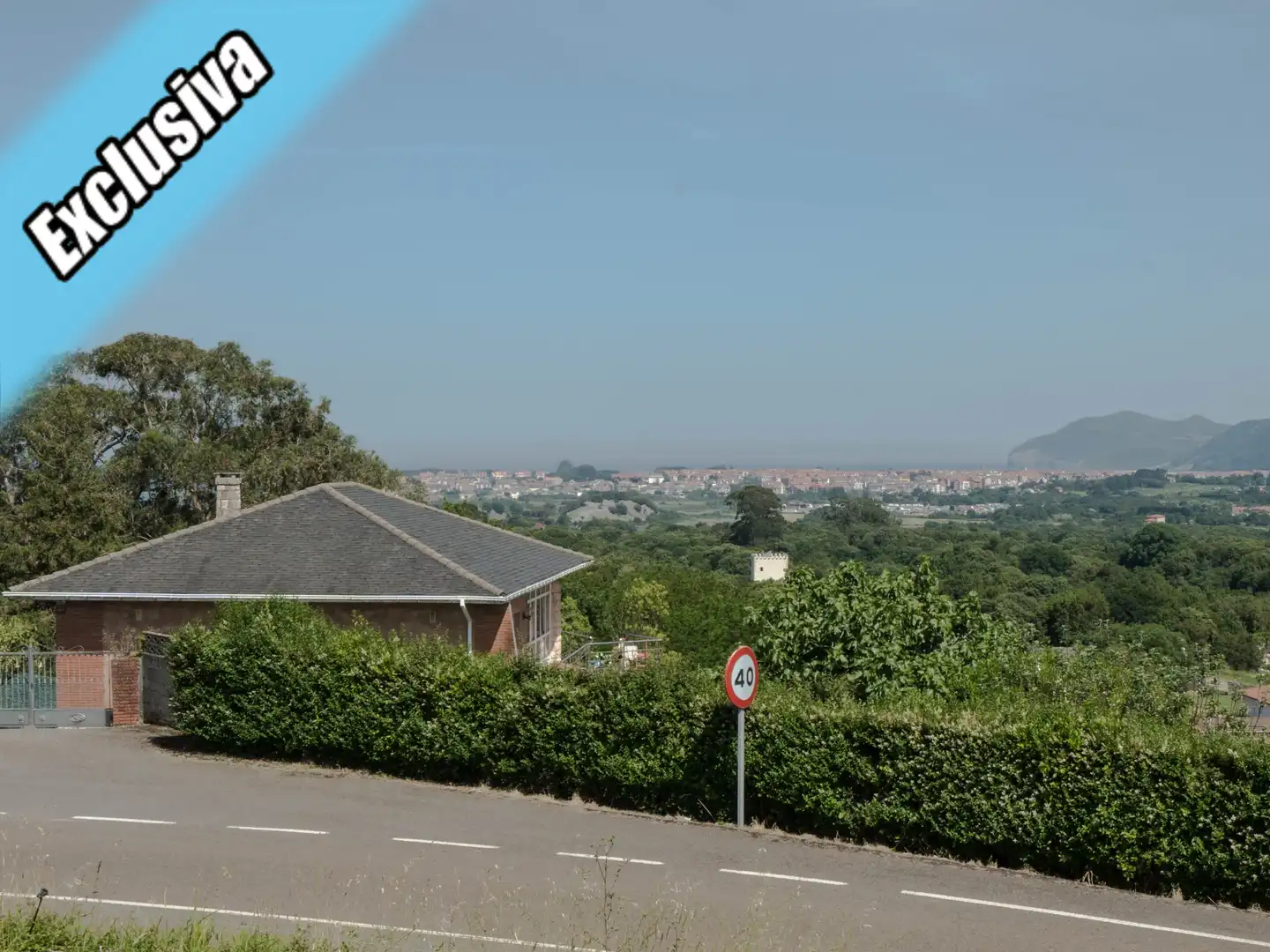 Vista exterior de Casa o chalet en venta en Arnuero con Calefacción, Jardín privado y Terraza