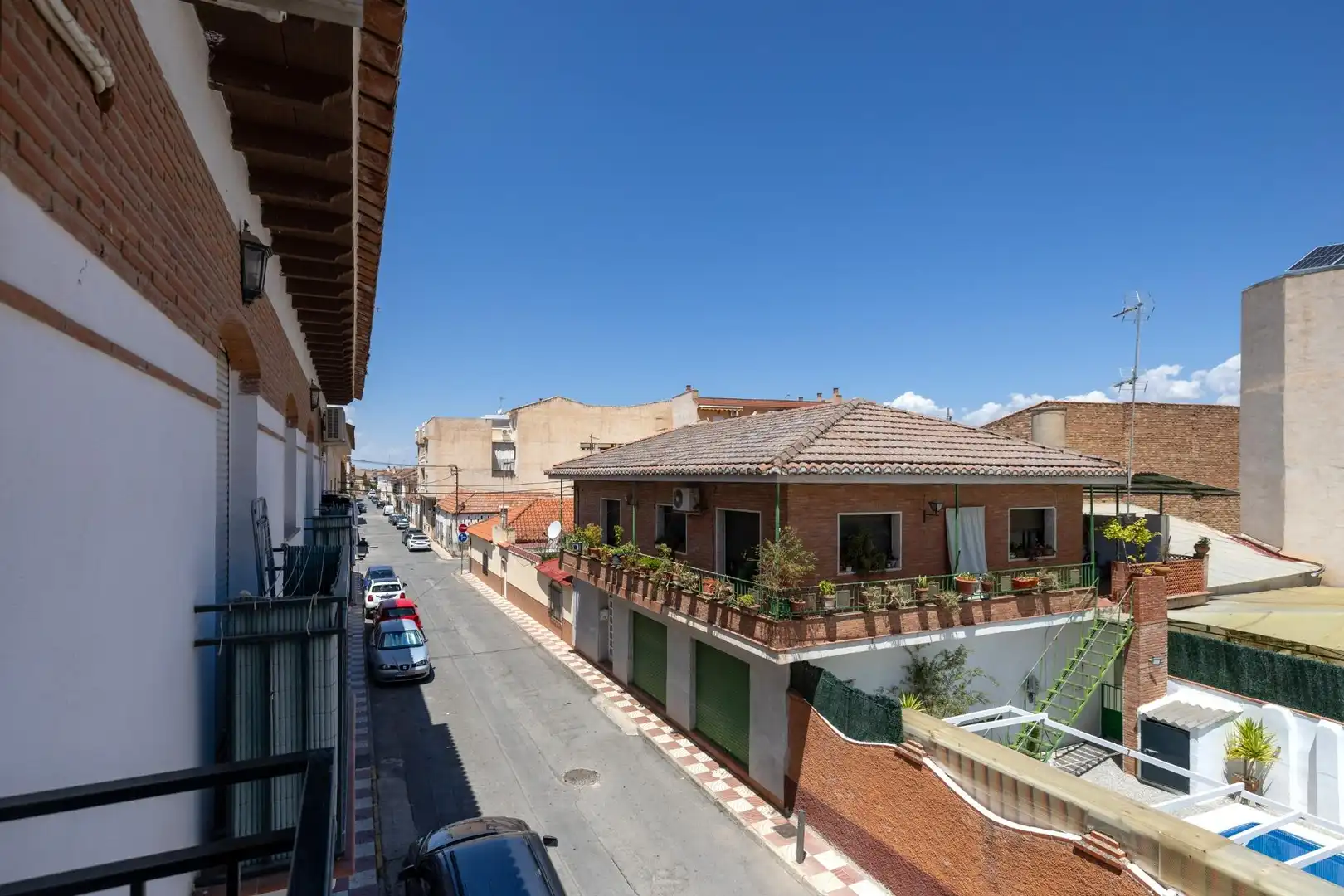 Vista exterior de Piso en venta en Churriana de la Vega con Aire acondicionado, Calefacción y Balcón