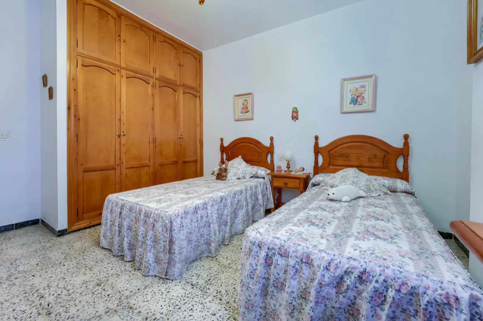 Dormitori de Casa o xalet en venda en Carmona amb Jardí privat, Terrassa i Piscina