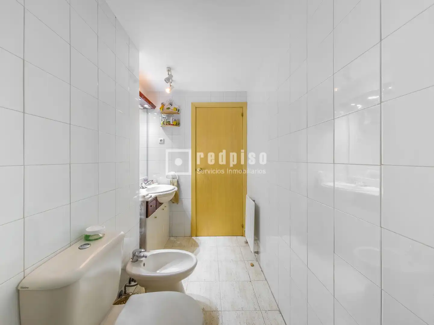 Bathroom of Flat for sale in Madrid  with Air Conditioner, Heating and Private garden