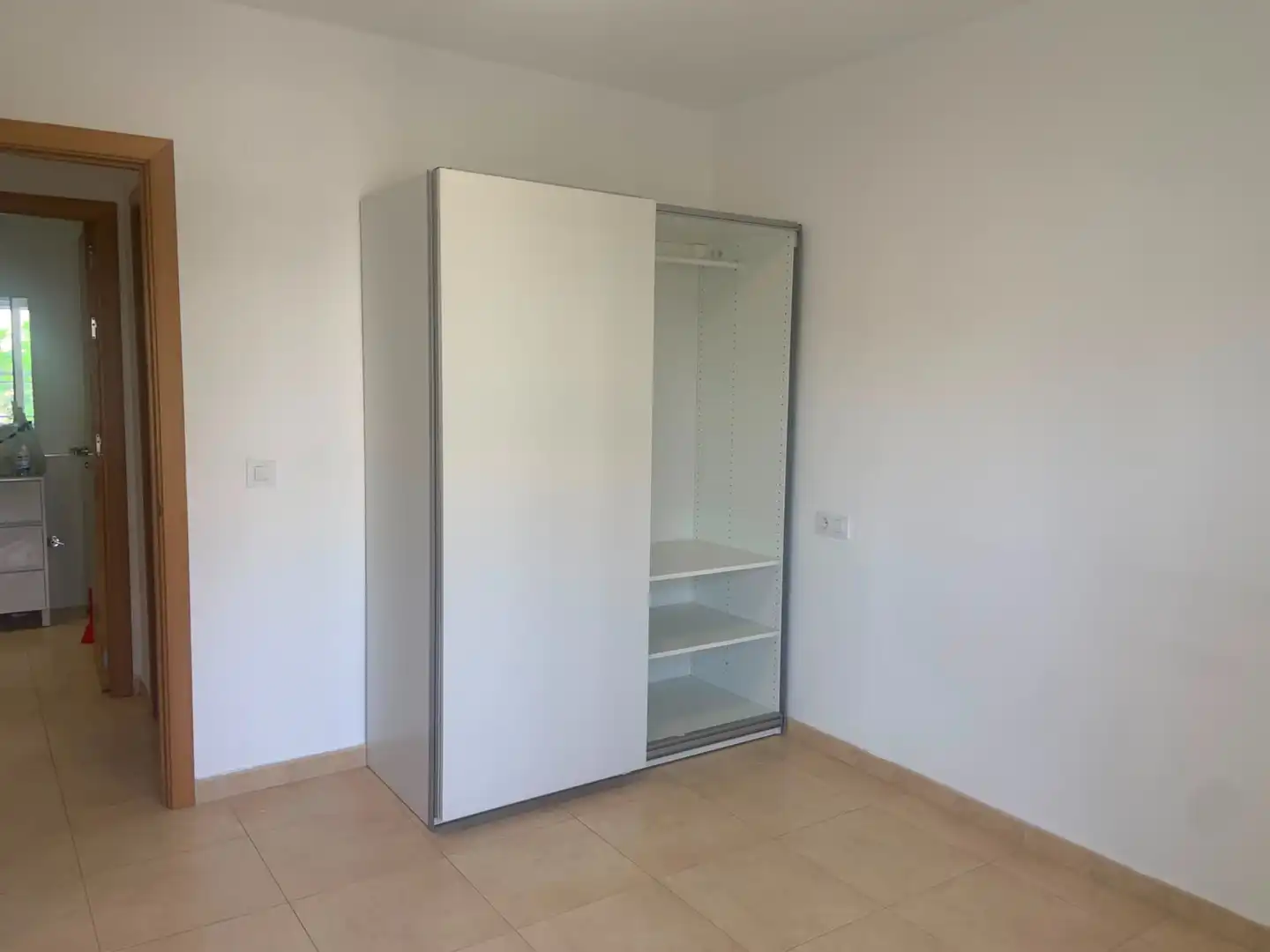 Schlafzimmer von Wohnung zur Miete in Sevilla mit Klimaanlage, Heizung und Waschmaschine