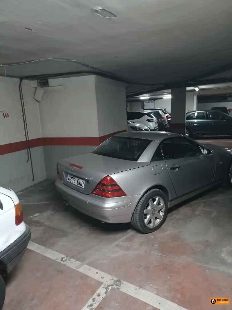 Moto in affitto a Avinguda del President Companys, imagen 2