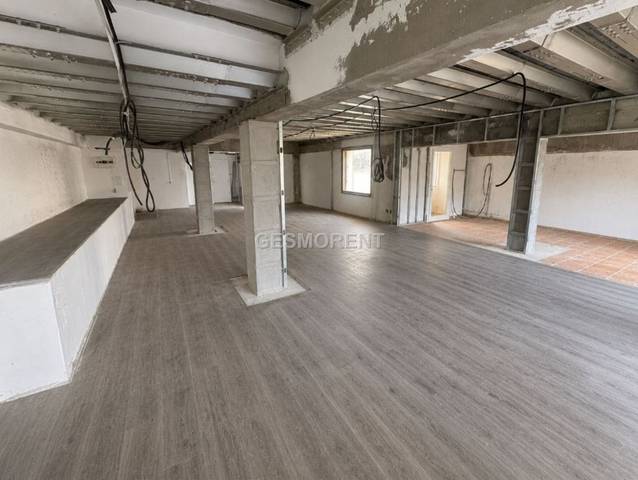 Local comercial en Alquiler en Les Maravelles