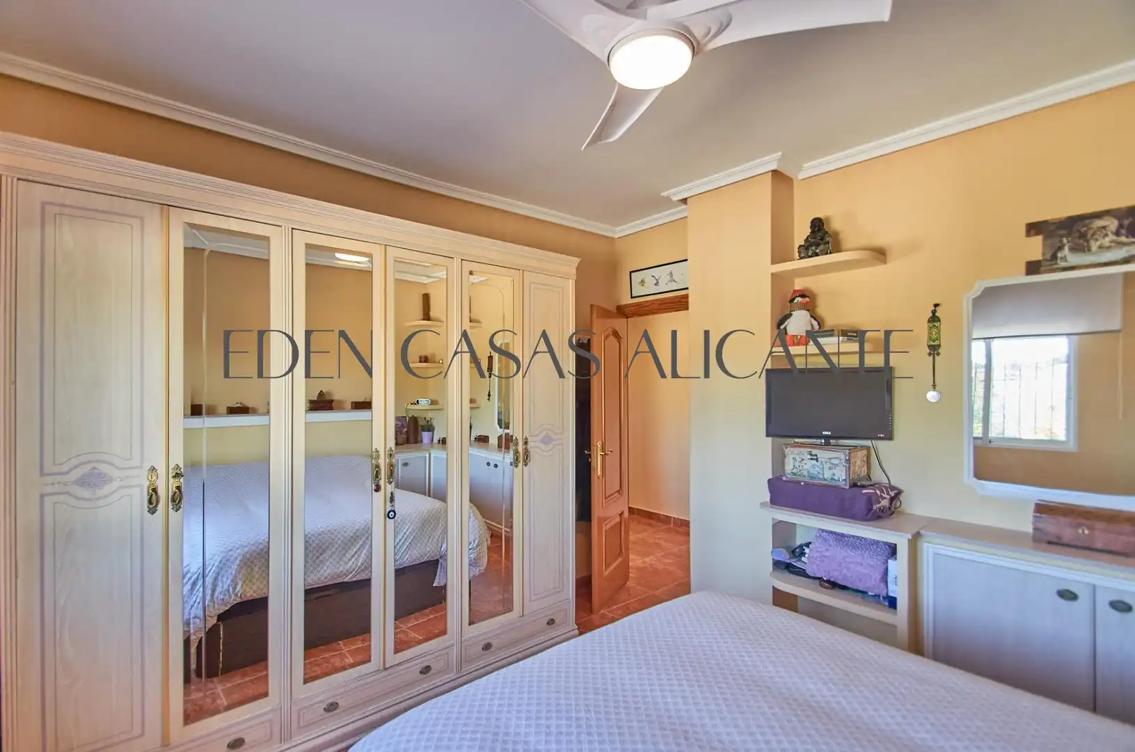 Dormitori de Casa o xalet en venda en Alicante / Alacant amb Aire condicionat, Jardí privat i Terrassa
