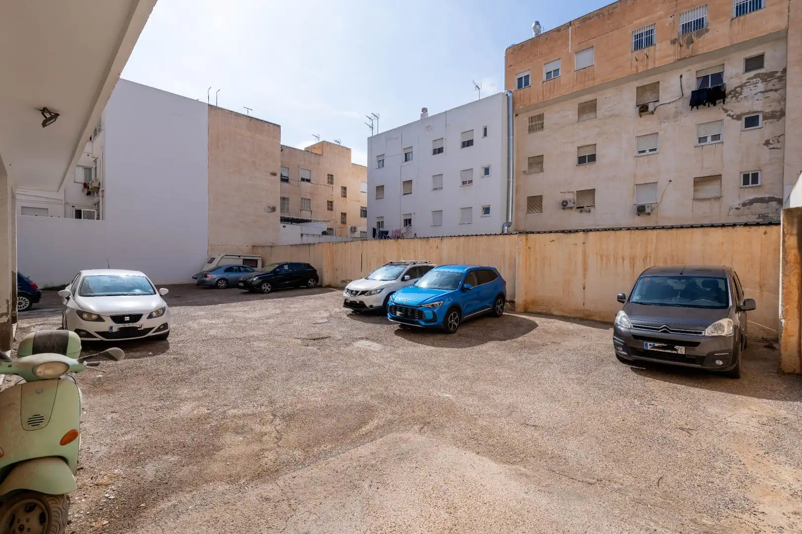 Parking de Piso en venta en Almería con Aire acondicionado, Calefacción y Terraza