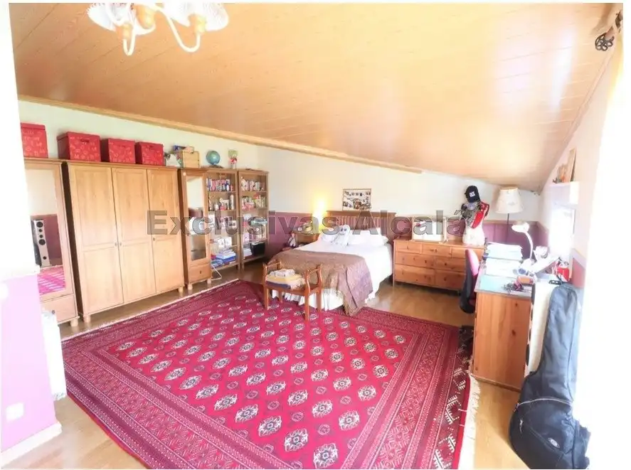 Habitación de Casa o chalet en venta en Villalbilla con Aire acondicionado, Calefacción y Jardín privado