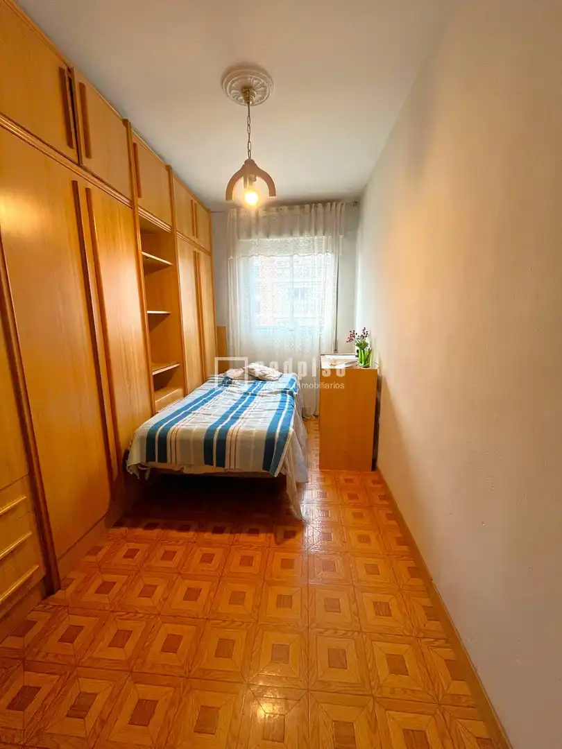 Habitación de Piso en venta en Madrid con Calefacción y Terraza