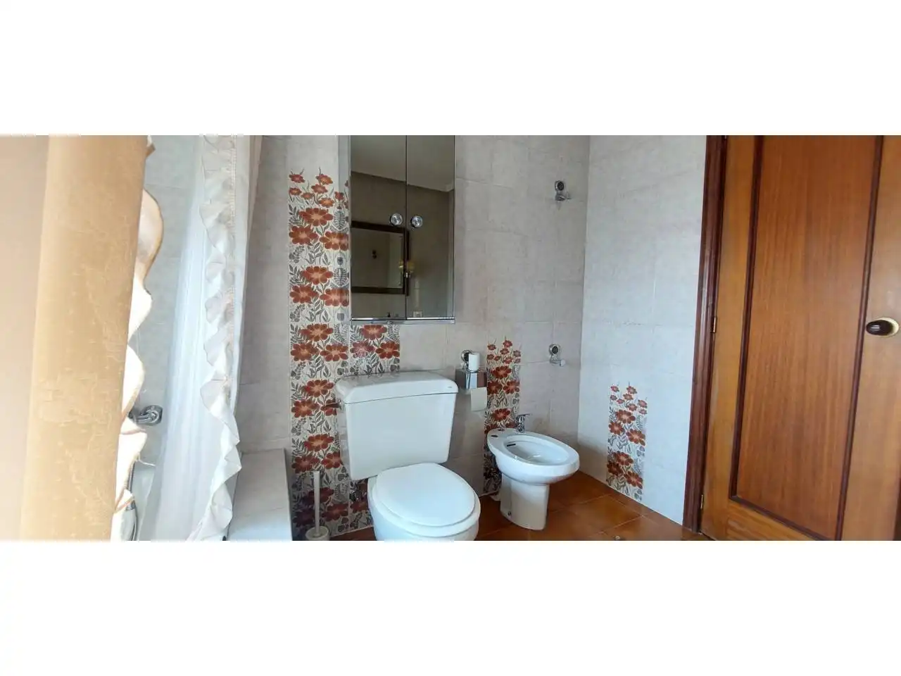 Baño de Casa o chalet en venta en Almanza con Jardín privado, Terraza y Amueblado