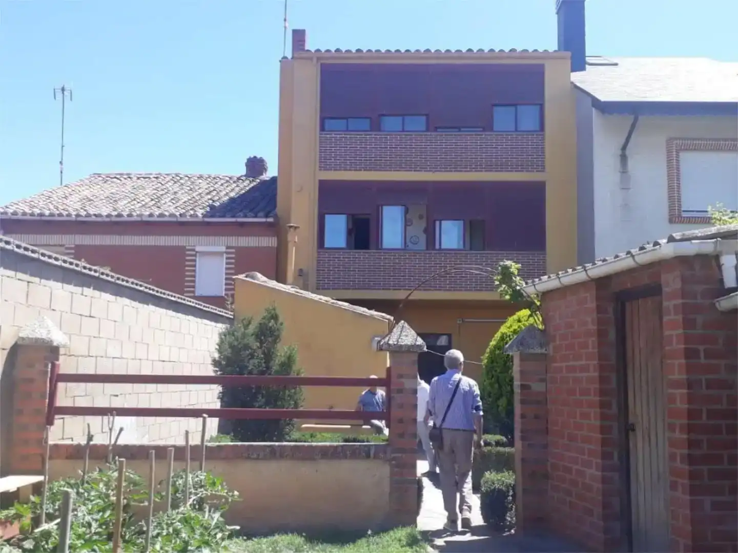 Vista exterior de Casa o chalet en venta en Valencia de Don Juan con Jardín privado y Amueblado