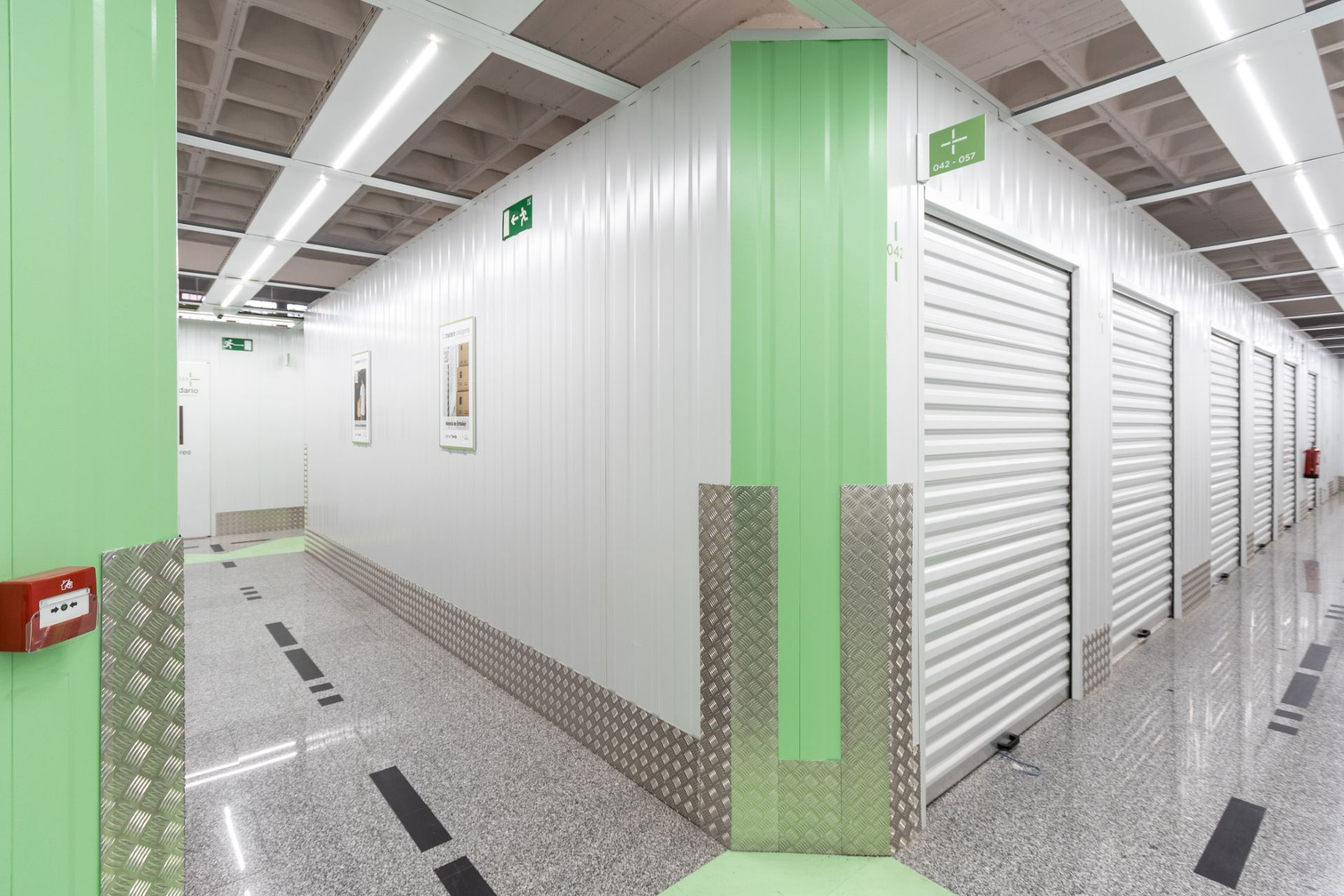 Box room to rent in  Madrid Capital  with Alarm