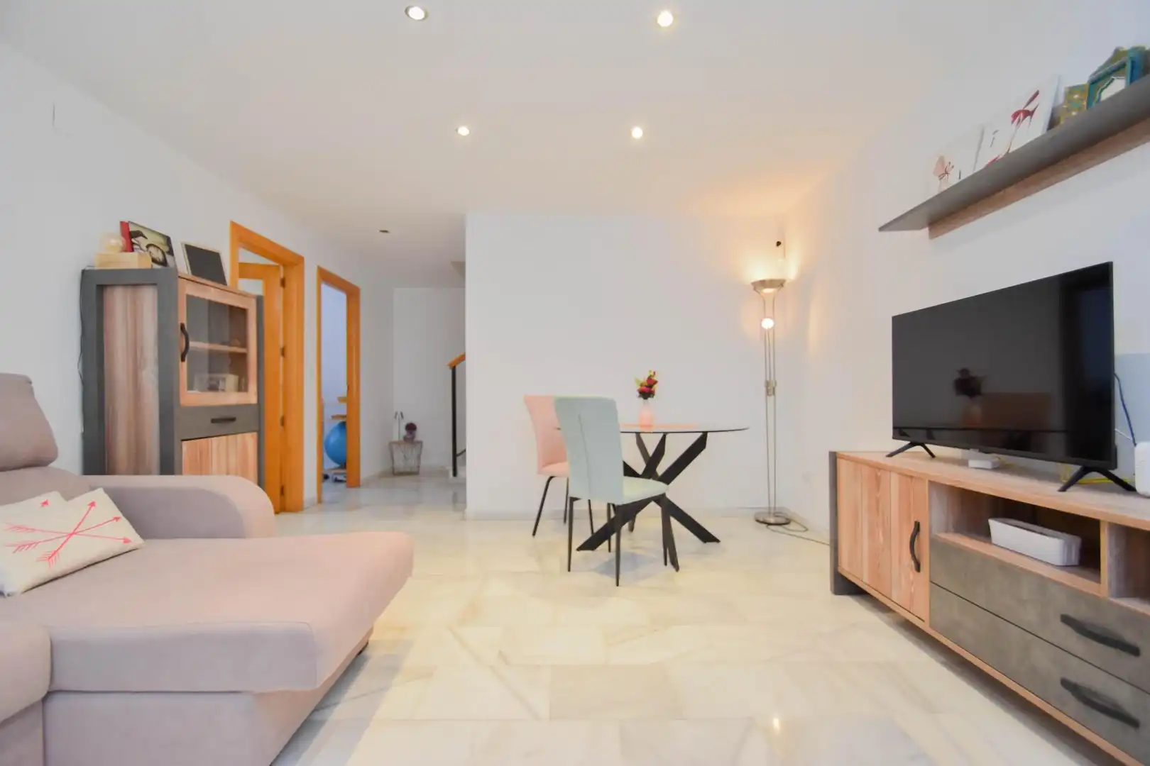 Sala d'estar de Dúplex en venda en Cúllar Vega amb Aire condicionat, Calefacció i Terrassa