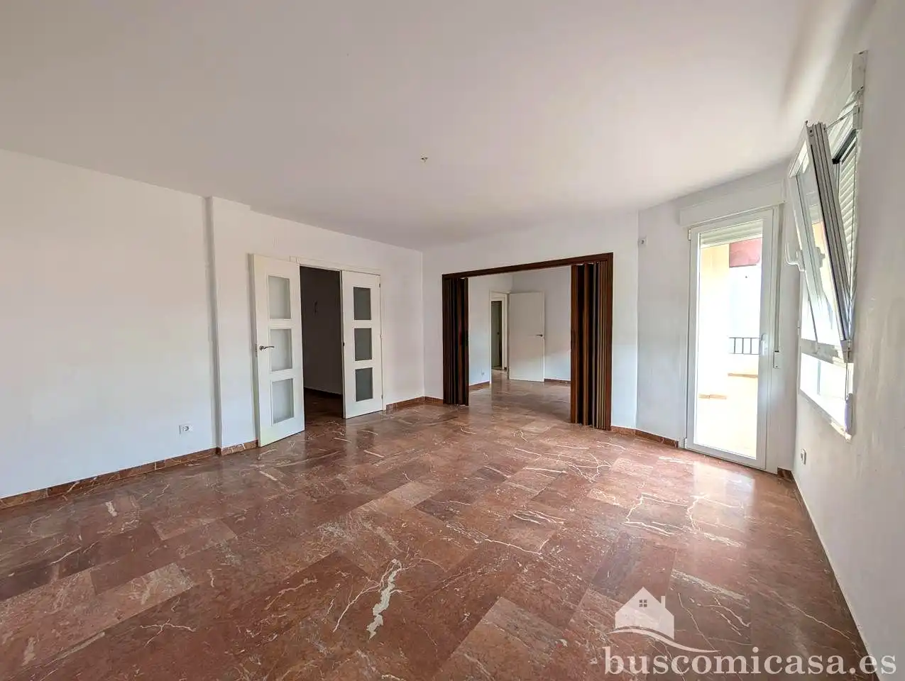Piso con terraza en venta en Calle Bailén