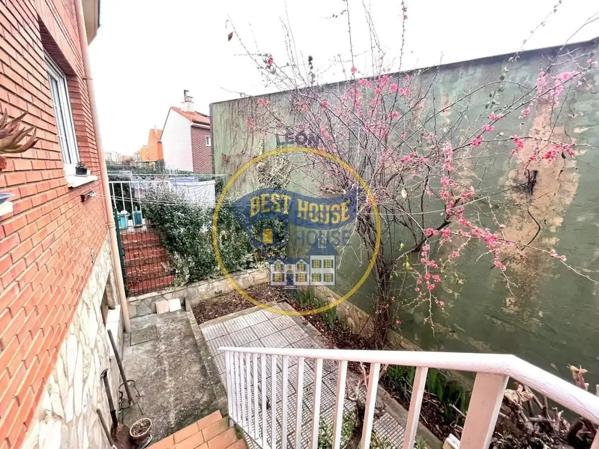 Reihenhaus mit Pool zum Verkauf in Trobajo del Camino, imagen 34