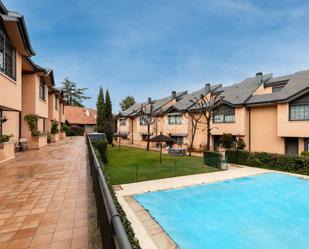 Jardí de Casa adosada en venda en Torrelodones amb Aire condicionat, Calefacció i Jardí privat