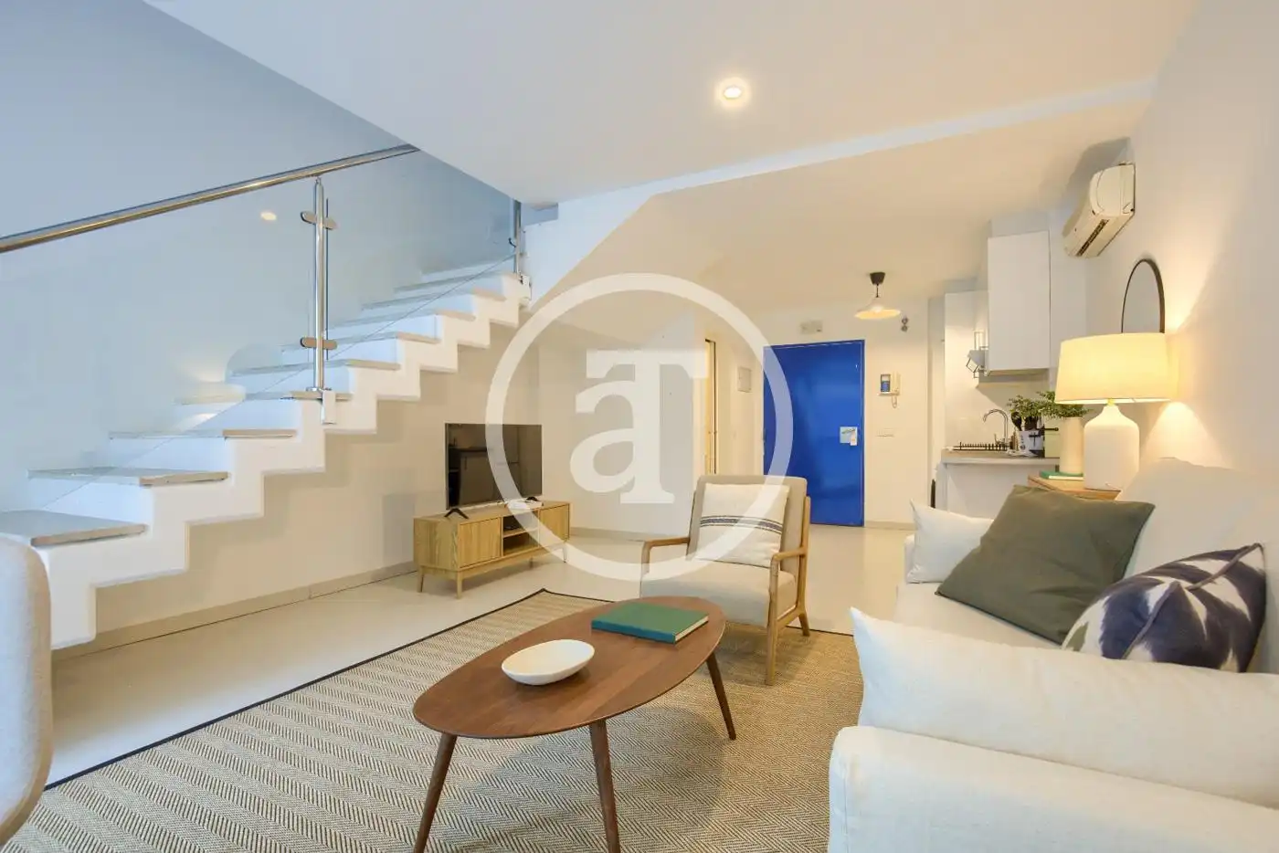 Living room of Duplexes for rent in Madrid  with Air Conditioner, Heating and Furnished