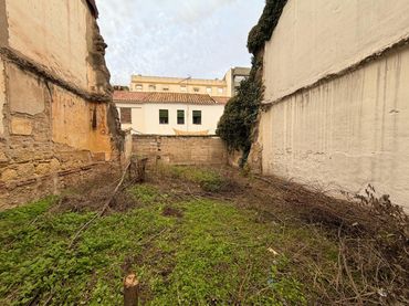 Terreni e lotti in vendita a Calle Infanta Doña María 19