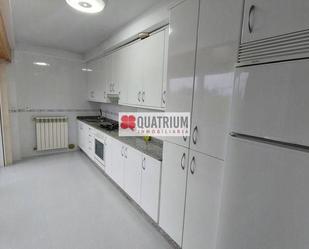 Kitchen of Flat for sale in Santiago de Compostela 