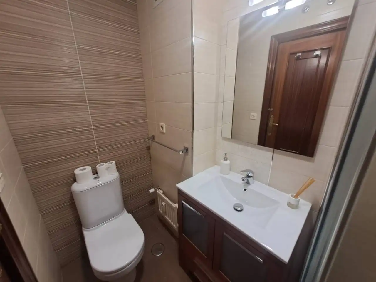 Flat for rent in Calle Antonio Machado, Reyes Católicos