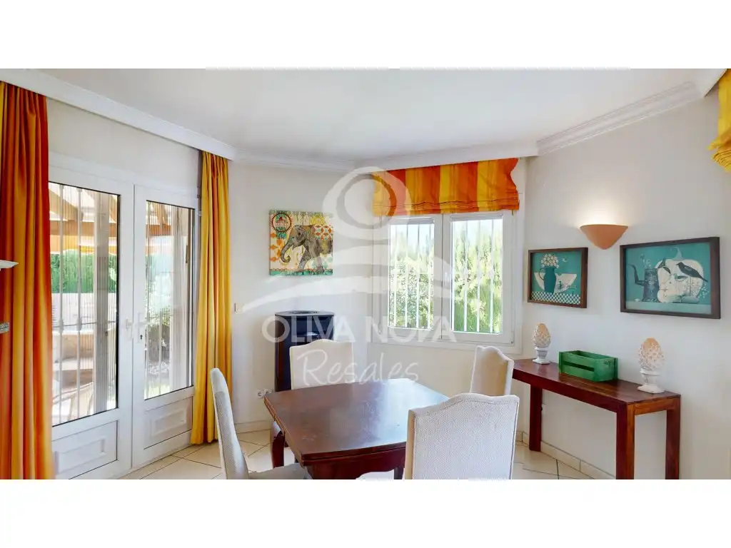 Casa amb piscina en venda a Calle Brueghell, imagen 11