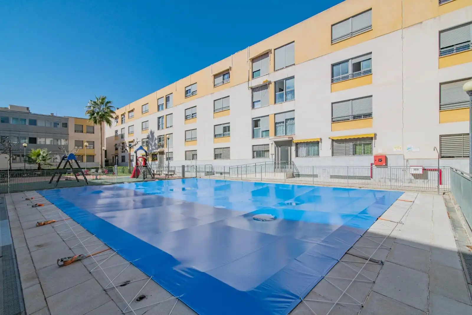 Swimming pool of Flat for sale in Norte