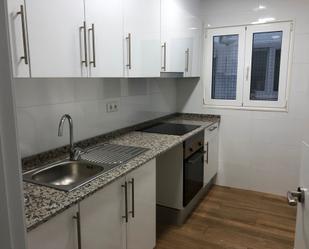 Kitchen of Flat to rent in  Tarragona Capital  with Oven and Balcony