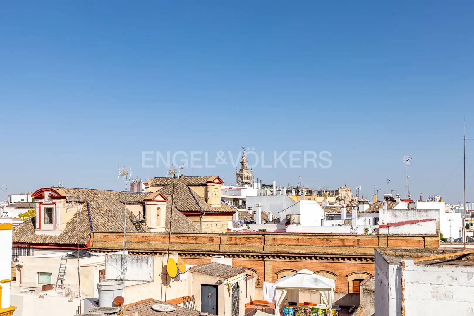 Exterior view of Attic for sale in Sevilla  with Air Conditioner, Heating and Terrace