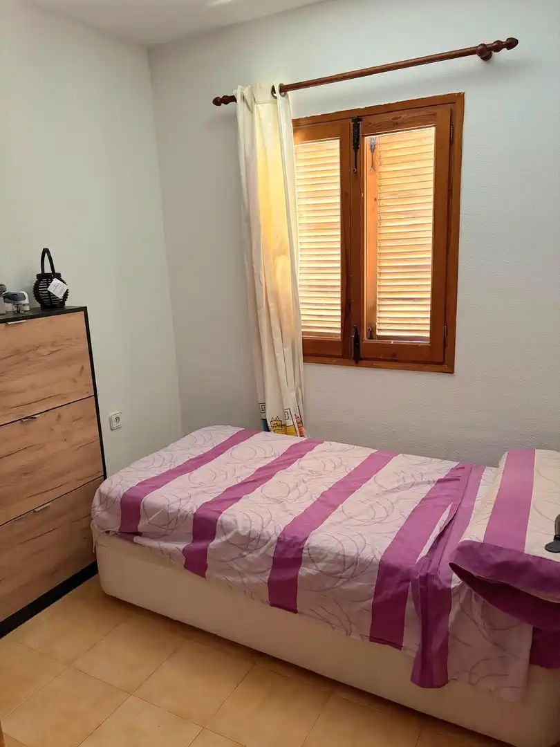 Dormitori de Casa adosada de lloguer en Carcaixent amb Piscina comunitària
