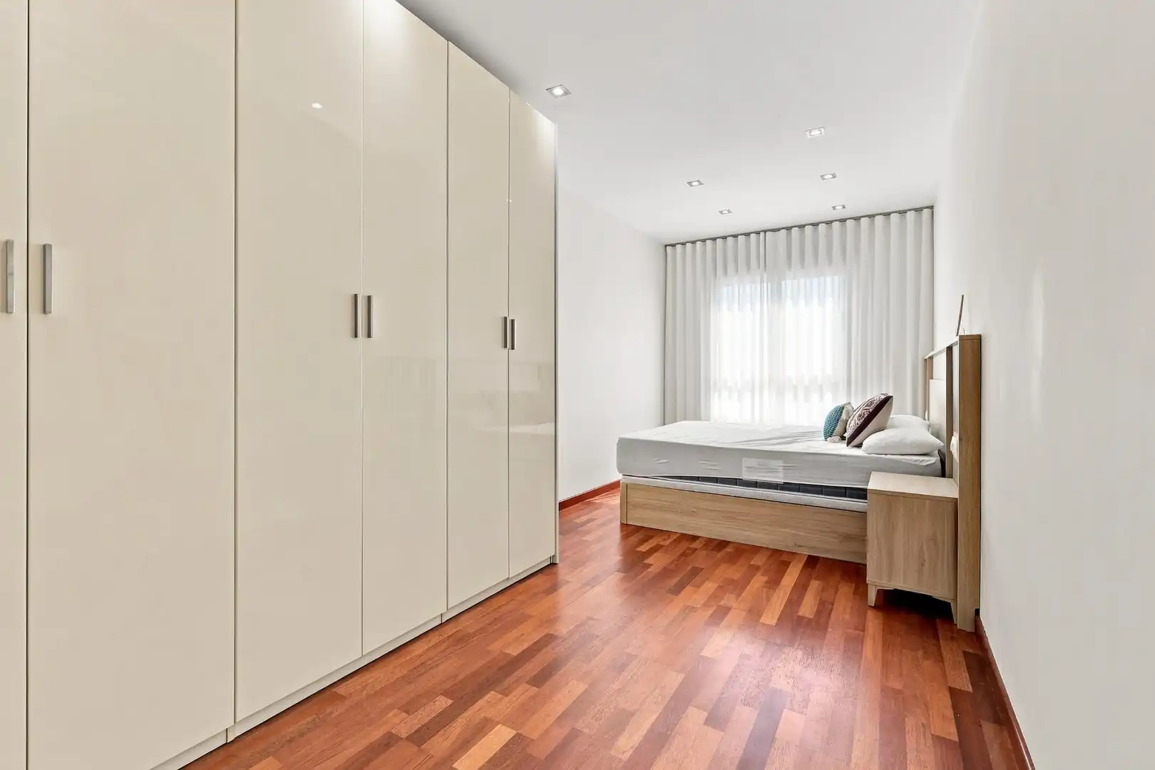Habitación de Piso en venta en Silla con Aire acondicionado, Parquet y Amueblado