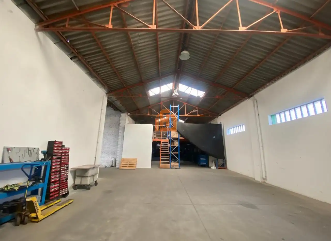 Fabrikhallen zur Miete in San Andrés del Rabanedo