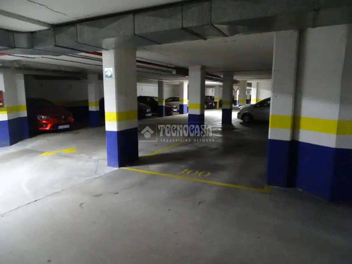 Parking de Piso en venta en Valladolid con Aire acondicionado y Calefacción