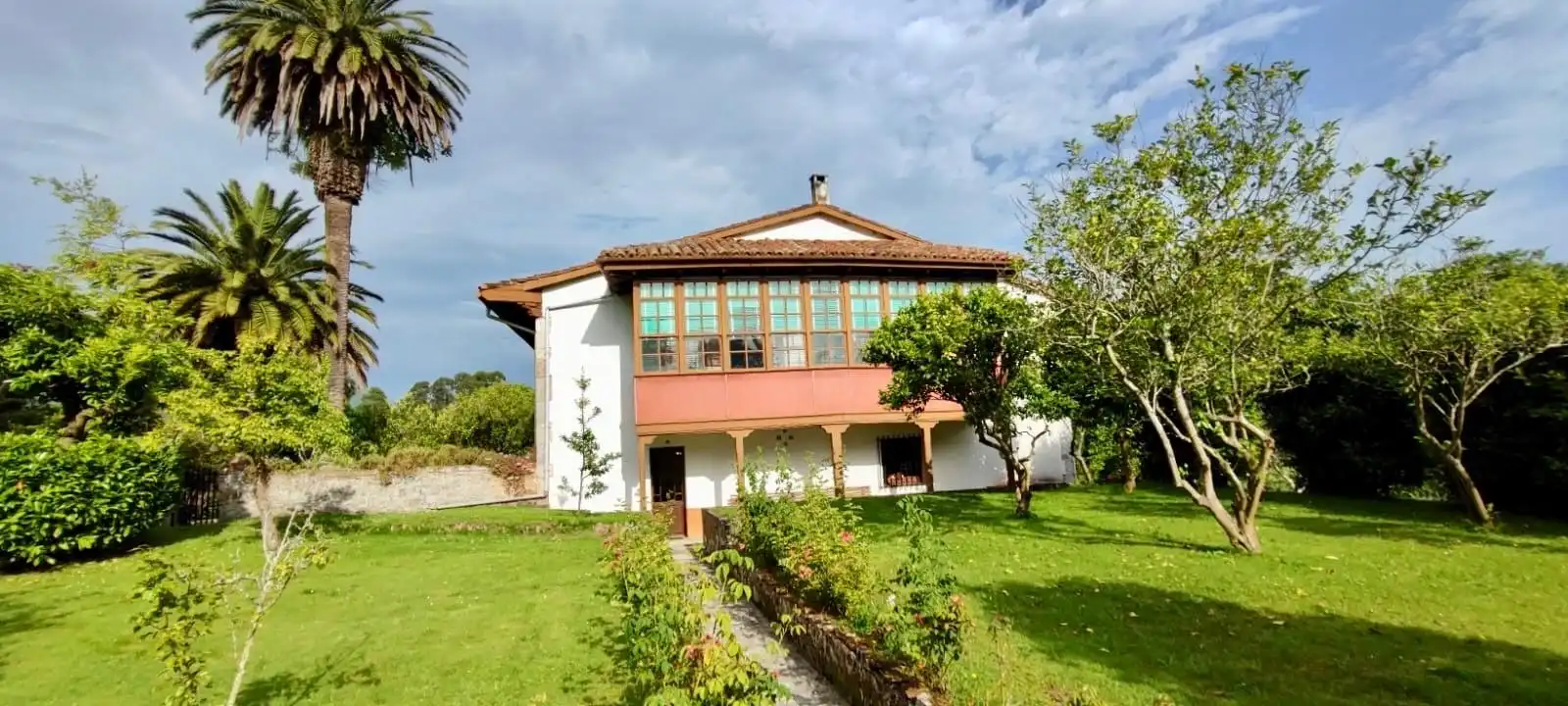 Vista exterior de Casa o chalet en venta en Llanes con Calefacción y Jardín privado