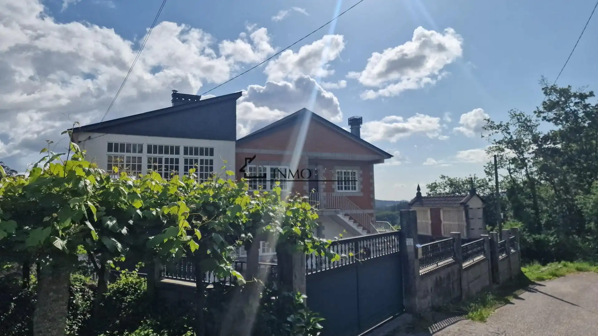 Vista exterior de Casa o xalet en venda en Moraña amb Jardí privat