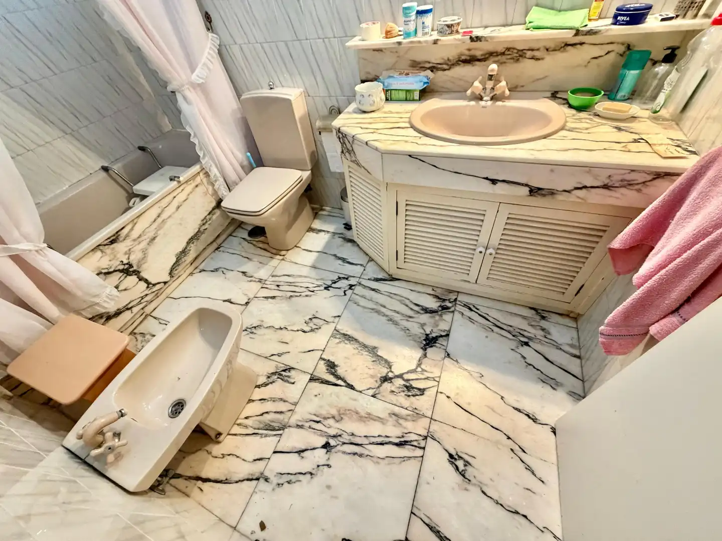 Bathroom of Detached homes for sale in Cádiz  with Air Conditioner and Terrace