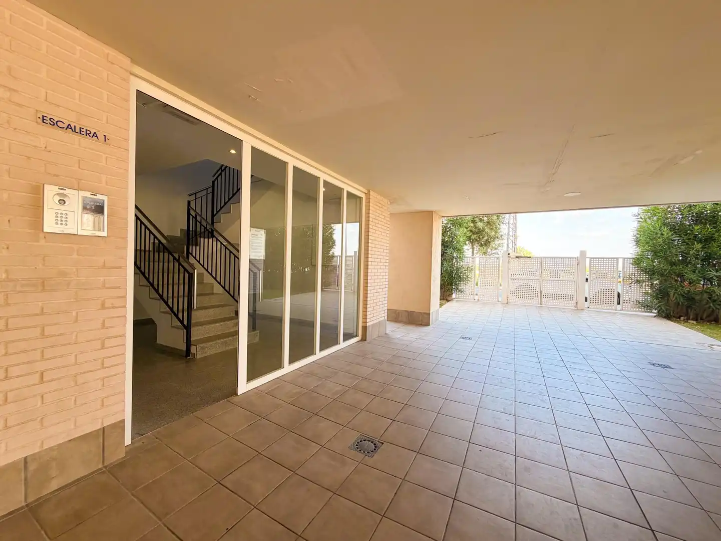 Apartamento de alquiler en El Puig de Santa Maria con Aire acondicionado, Calefacción y Terraza