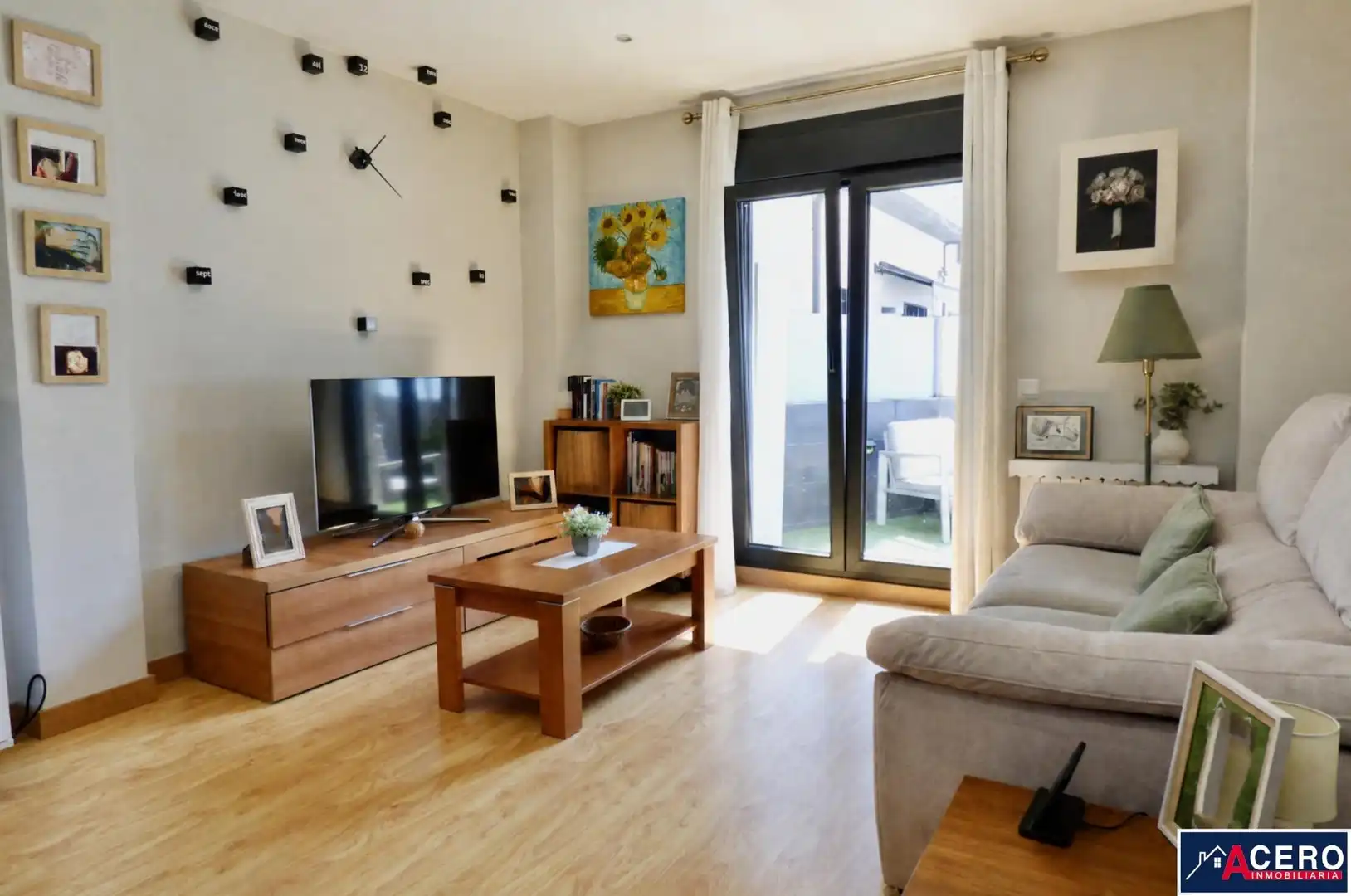 Wohnzimmer von Erdgeschoss zum Verkauf in Santander mit Terrasse und Möbliert