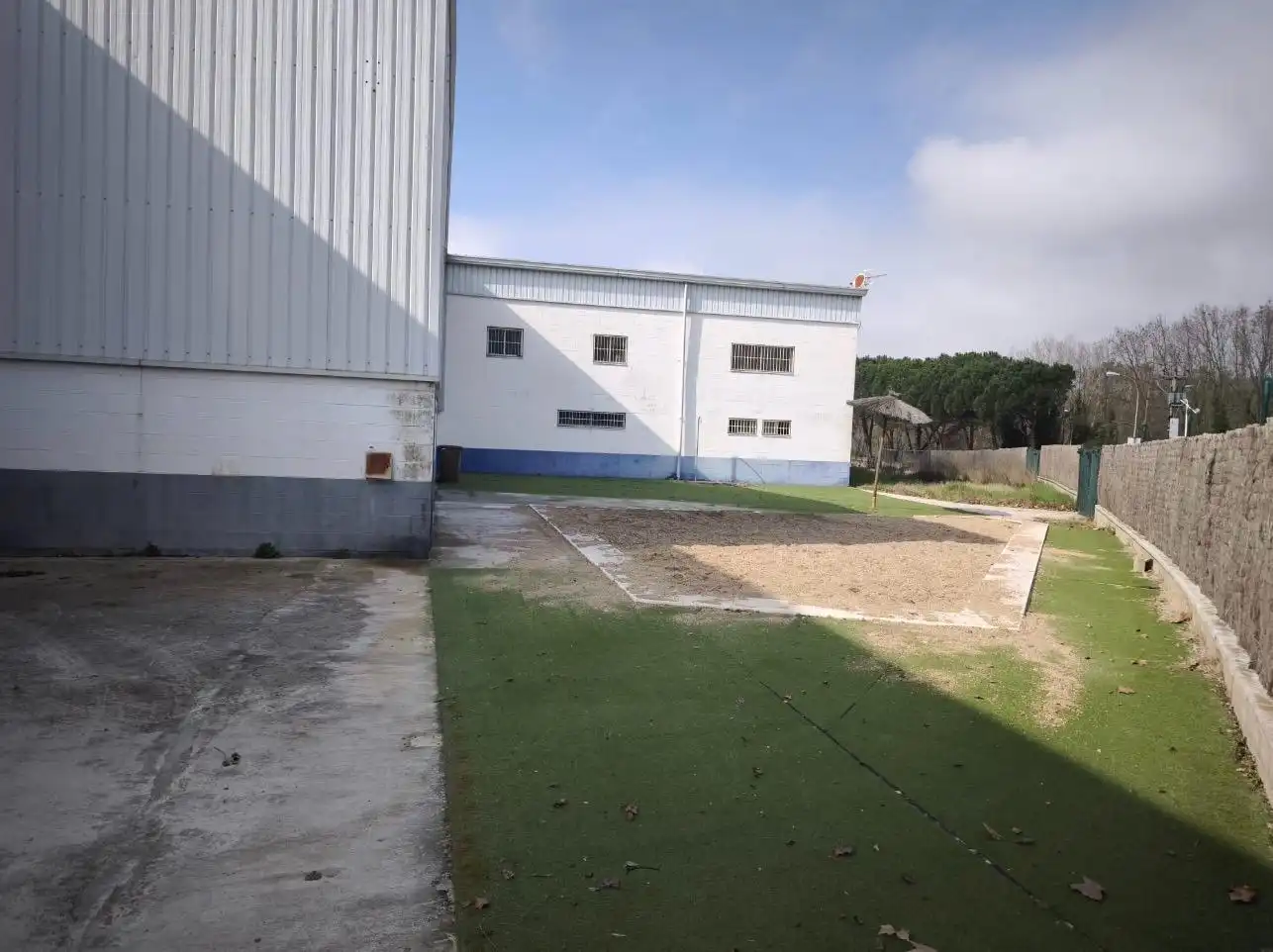 Exterior view of Industrial buildings for rent in Vallgorguina