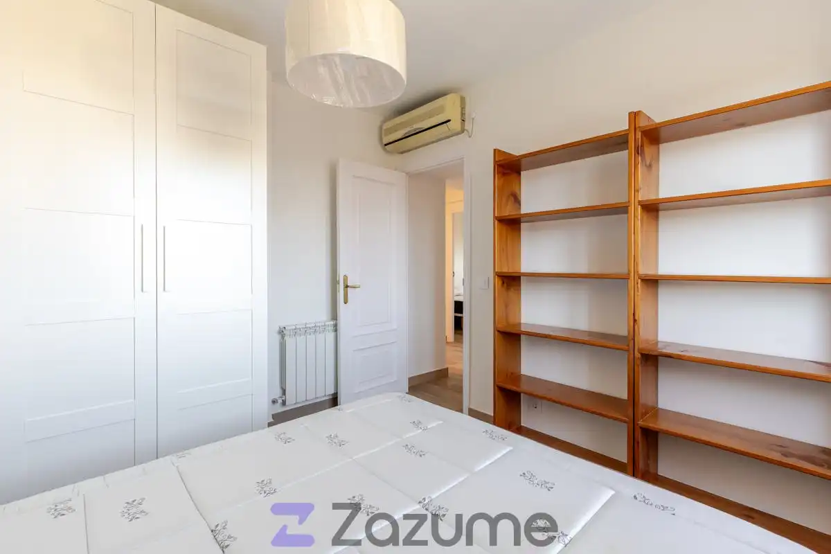 Bedroom of Flat for rent in Madrid  with Air Conditioner, Heating and Terrace