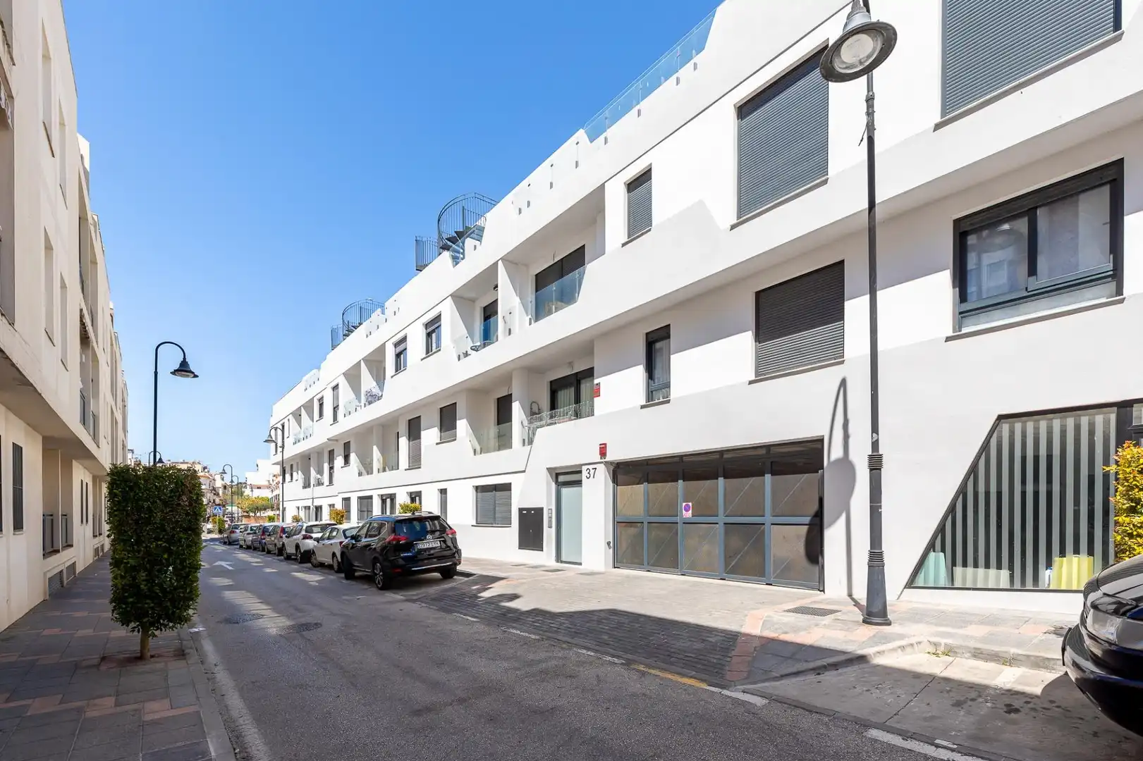 Außenansicht von Wohnungen zur Miete in Mijas mit Klimaanlage, Terrasse und Abstellraum