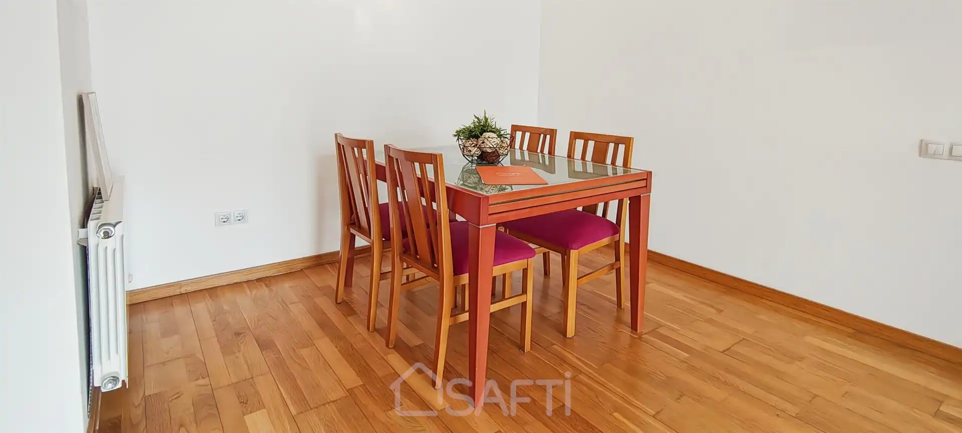 Comedor de Piso en venta en Sant Vicenç de Castellet con Calefacción y Balcón