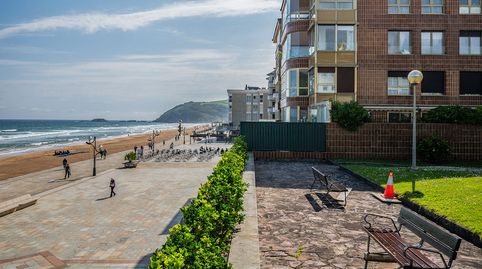 Foto 3 de Piso en venta en C/ Nafarroa Kalea, Zarautz, Gipuzkoa