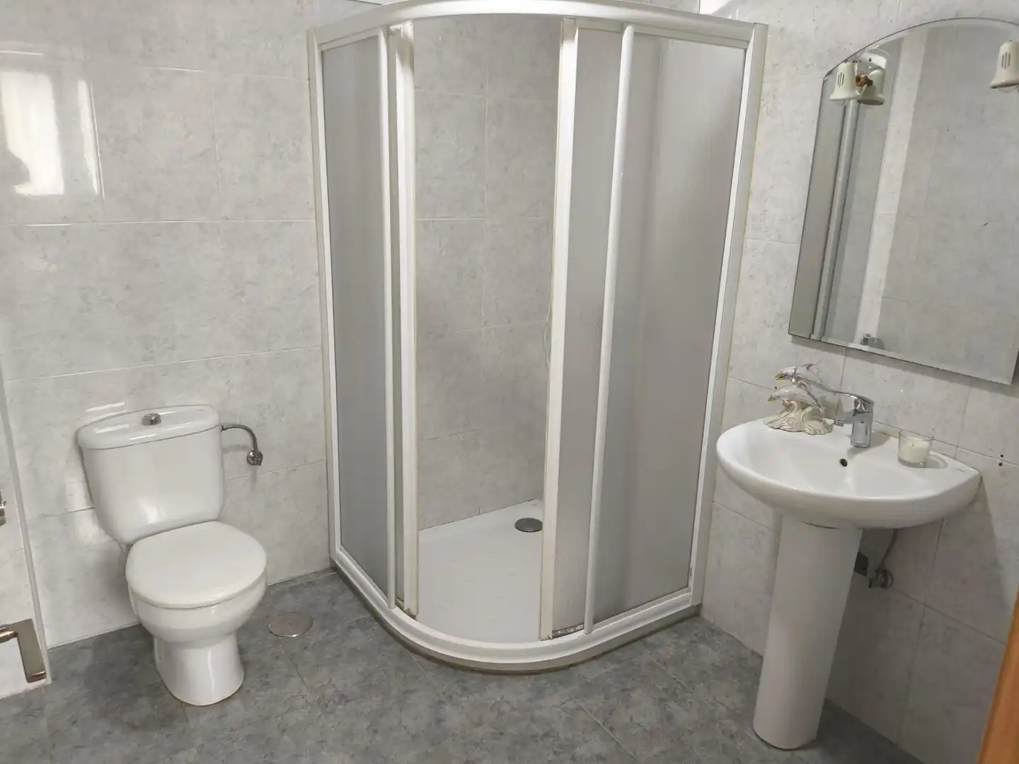 Bathroom of Houses for rent in Carballo  with Air Conditioner, Heating and Storage room